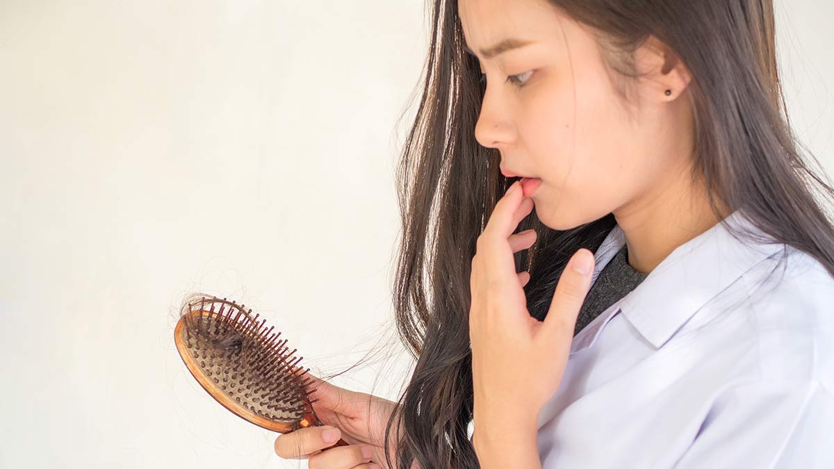 Rambut Lebih Mudah Rontok dan Berketombe